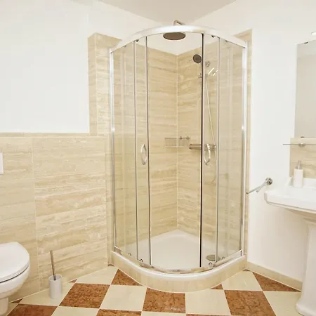 Surfer S Paradise Wiek Lee